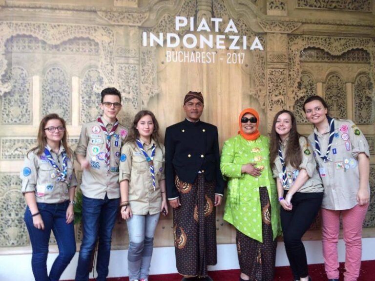 Cercetași la Ambasada Indoneziei